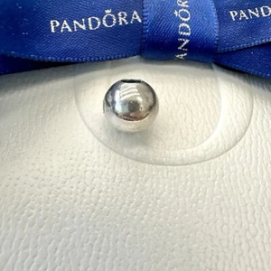 Authentic Pandora Silver Round Smooth Sphere Plain Orb Clip Charm #791000 - Picture 1 of 4