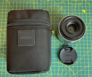 Sigma ART 60mm F2.8 DN Sony E-Mount Lens Silver - w/ Lens pouch - Great cond. - Picture 1 of 8