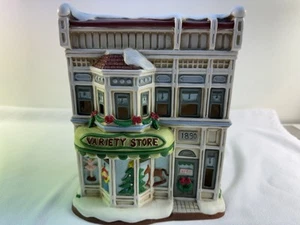De Colección Lefton Colonial Christmas Village Variety Store Porcelana Iluminada 10827 - Imagen 1 de 6