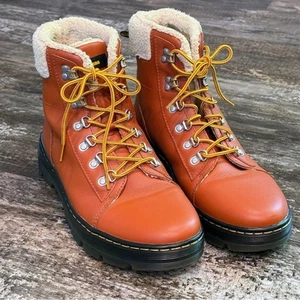 Dr. Martens Women's Leather Combs Faux Fur Lined Lace Up Casual Boots NEW - Picture 1 of 13