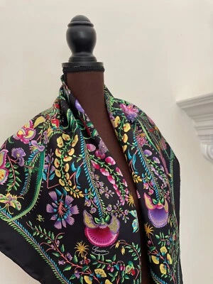 New Unisex Gucci Scarf Flora Print Logo Black Silk Wrap with Gucci Gift Box - Image 1 of 4