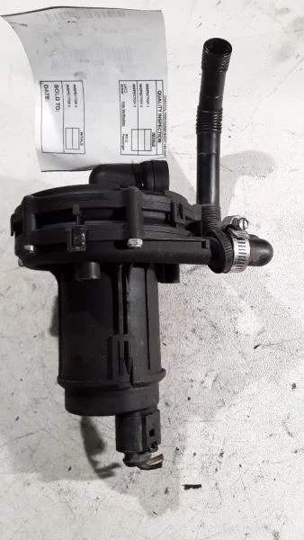 AUDI A6 1999 bomba de inyección de aire Foto 1 de 4