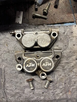 1984-1989 KTM 250 MX MXC OEM REAR BREAK CALIPER (READ) - Image 1 of 4