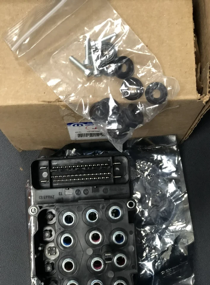 Módulo de control ABS Mopar OEM 68259556AD nuevo para Jeep Wrangler 2015-2018 Foto 1 de 2