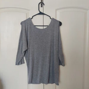 Active USA Junior Girls Long Sleeve Slit  Shoulder Top - Size L - Picture 1 of 9