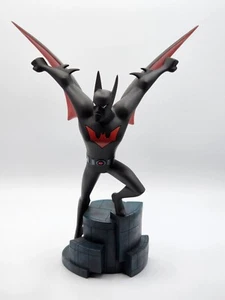 Warner Bros. Studio Store | Batman Beyond Maquette | 1922/2500 - Picture 1 of 10