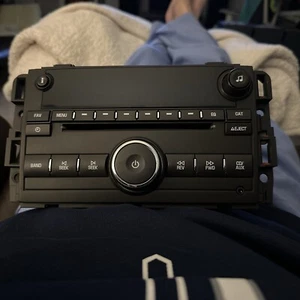 2013 GMC OEM Double Din XM,FM,AM,CD, iPod And Android Ready. - Picture 1 of 10