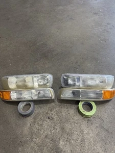 Conjunto de faros GMC Yukon 2004-2006, Chevrolet Tahoe o Chevrolet Suburban - Imagen 1 de 5