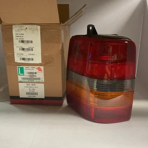 JEEP GRAND CHEROKEE 93-98 GRAND WAGONEER 1993 LH DRIVERS SIDE TAILLIGHT ASSEMBLY - Picture 1 of 4