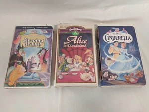 VHS Movies Lot of 3 Sleeping Beauty, Alice In Wonderland, Cinderella - Picture 1 of 13