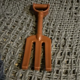 Lego DUPLO 10531 Brown Pitch Fork for Minifig Minifigure Figure Tool Piece A10