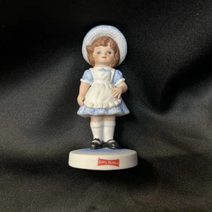 Statuina porcellana vintage Mckee Food's Little Debbie. 5" alto 1° fuoco usato - Foto 1 di 3