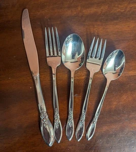 Oneida Community Stainless Flatware Springrose 8-5pc Place Settings (40pc.) - Picture 1 of 2