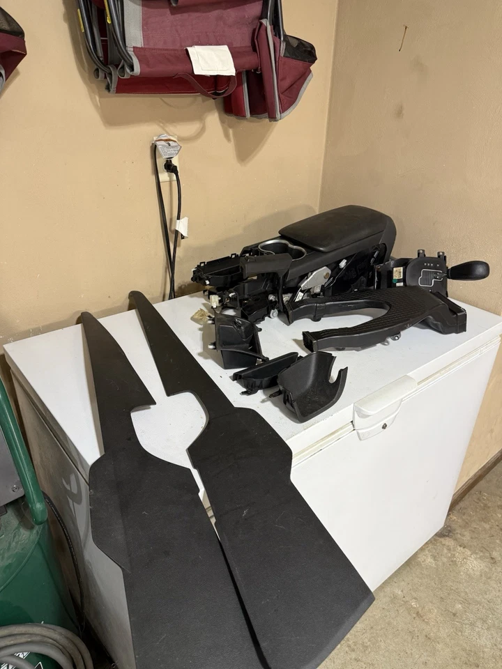 2008-09 Pontiac G8 Front Center Floor Console Base, Bare - OEM - Image 1 of 4