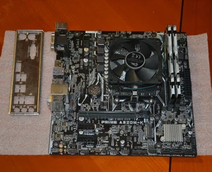 Asus PRIME A320M-K AM4 micro ATX Board / W11 / AMD Ryzen PRO 3200G  / 16 GB DDR4 - Bild 1 von 4