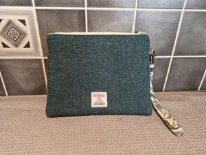 Bolso sin asas Harris Tweed para artículos de tocador domésticos con correa de mano color azul verde - Imagen 1 de 8