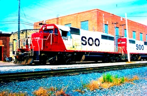 ORIGINAL KODACHROME SLIDE SOO LINE SD40-2 #764 N. FOND DU LAC, WI SEPT 24, 1986 - Picture 1 of 1