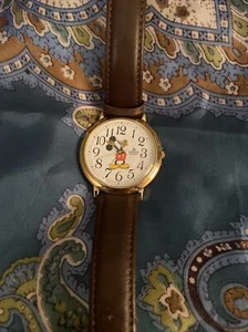 MINNIE MOUSE ~ LORUS QUARTZ LADIES DISNEY WATCH Brown BAND Need Batt - Picture 1 of 7