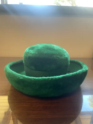 Sombrero vintage Christian Dior de piel sintética verde esmeralda Foto 1 de 4