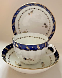 Juego de tazas, platillos y tazones de té de café acanalados y cobalto Worcester del siglo XIX - Imagen 1 de 24