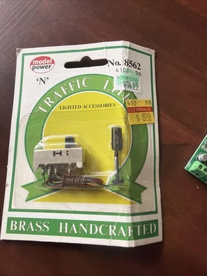 Model Power N Scale Traffic Light #8562 - Image 1 of 2