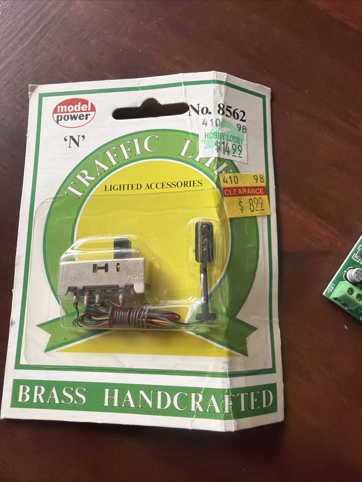 Model Power N Scale Traffic Light #8562 - Image 1 of 2