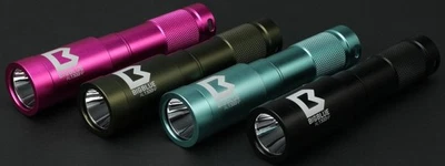 Luz de buceo de haz estrecho BigBlue AL1300NP 1300 lúmenes Foto 1 de 4