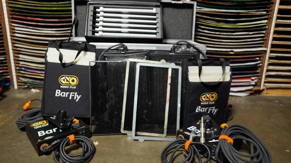 Kino Flo Bar-Fly 200 Light Kit W/2 fixtures & Hard Traveling Case - Image 1 of 4