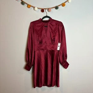 Neu mit Etikett Premier Amour weinrotes hochgeschlossenes Satinkleid - Bild 1 von 6