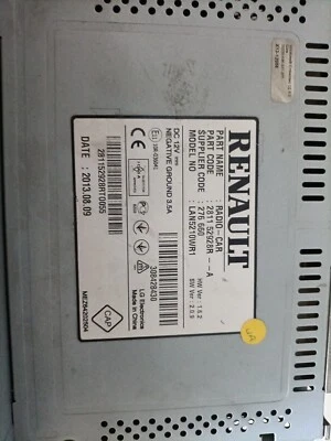 RICAMBI USATI 281152928R AUTORADIO RENAULT Clio Serie IV (1219)  2015 15 749391 - Immagine 1 di 4