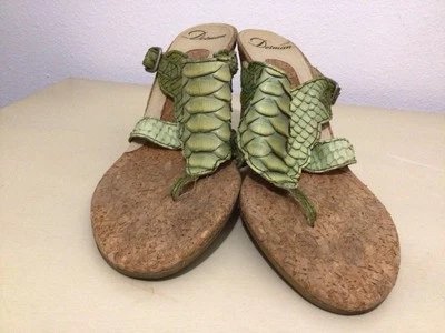 Women shoes SZ 8.5 - Image 1 of 2