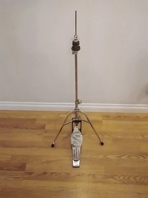 Pedal Slingerland Hi-Hat suporte para prato cromado usado. - Imagem 1 de 4