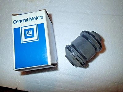 GM OEM Brazo de control inferior-Bujes delanteros 22588853, 1995-98 Foto 1 de 2