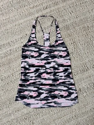 Tanque Lululemon Water Bound Wamo Camuflaje Apenas Rosa/Negro Talla 6 ¡EXCELENTE ESTADO! Foto 1 de 4