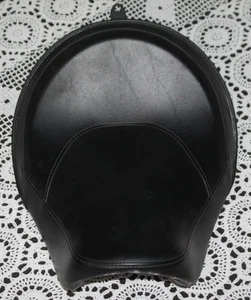 OEM Harley Davidson Street Bob Motorcycle Solo Seat 92/61-0067 - Foto 1 di 4