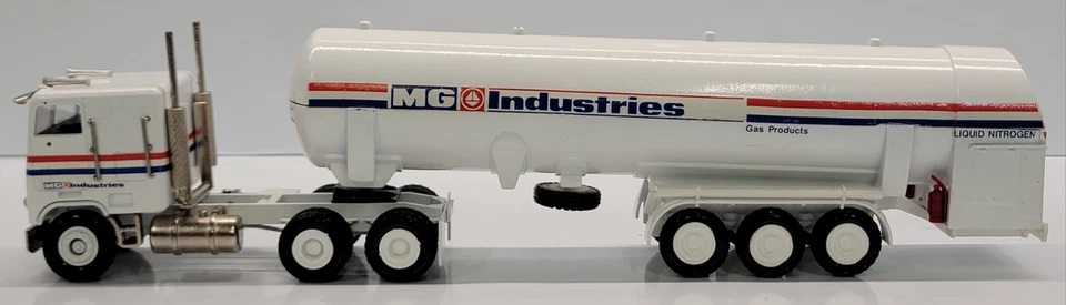 Conrad 3523 Freightliner COE Truck & Tri-Axle Trailer MG Industries Gas NOS 1:50 - Image 1 of 4