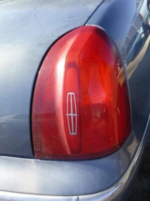 Passenger Tail Light Quarter Panel Mounted Fits 98-02 LINCOLN & TOWN CAR 543802 - Image 1 of 4