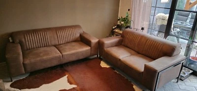 Zwei neuwertige Leder Sofas 2er, 3er braun, Metallrahmen - Bild 1 von 4