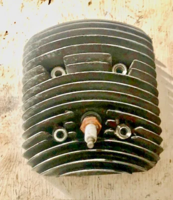 late  90s, Tundra II R  Bombardier Skidoo snowmobile sled cylinder head Foto 1 de 2