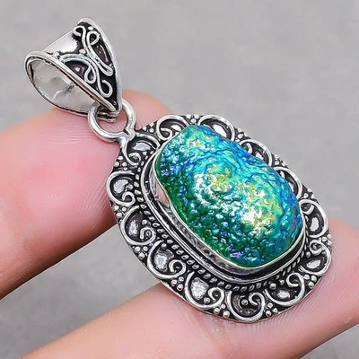 Colgante vintage de piedras preciosas druzy de titanio verde joyería hecha a mano 1,90" SR 1726 Foto 1 de 4