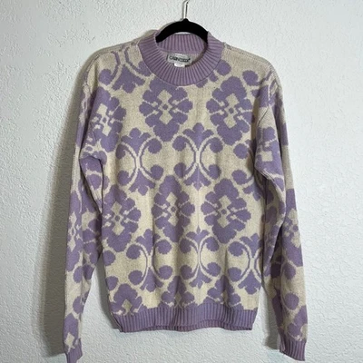 Suéter de Colección DOS Cabin Creek Algodón Cuello Redondo En Lavanda y Blanco Y2K Cottage Foto 1 de 4