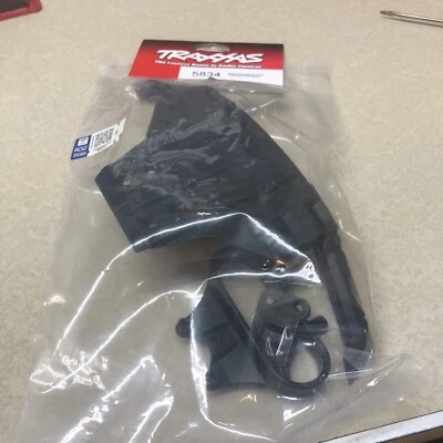 Traxxas 5834 Bumper, front/ bumper mount, front / adapter : 2017 Ford Raptor - Image 1 of 3