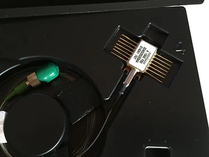 Bomba láser Alcatel 1443 nm con conector PM FC/APC de 180 mW Raman Fitel 1480 nm A1948 FBG - Imagen 1 de 10
