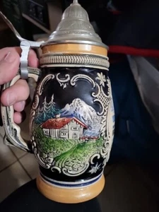 Munchen Frauenkirche U. Rathaus Beer Stein B45 - Picture 1 of 10