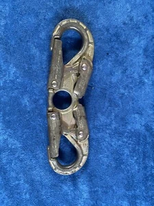 ANSI Double Action Steel Spreader Snap Hook 3600 Lbs Capacity - Picture 1 of 4