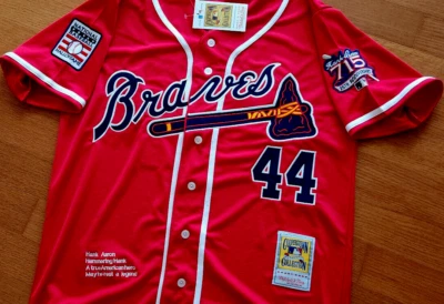 ¡NUEVO! Camiseta deportiva roja de los Atlanta Braves #44 Hank Aaron 2 parches cosidos EDICIÓN ESPECIAL MEDIANA Foto 1 de 3