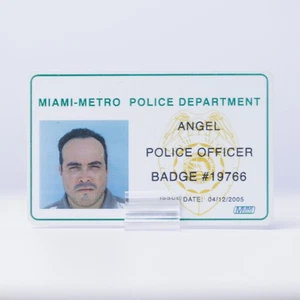 Insignia Dexter Angel Batista Miami Metro Pantalla Original Usada TV Prop Showtime - Imagen 1 de 2