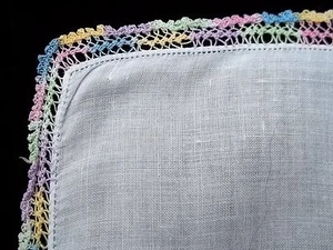 Pañuelo vintage borde ganchillo púrpura azul rosa amarillo verde ganchillo encaje 359 - Imagen 1 de 5