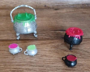 Monster High Replacement Parts Random cooking pots - Picture 1 of 3