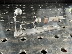 Funny Desk Welded Art comedy decoration - Picture 1 of 2